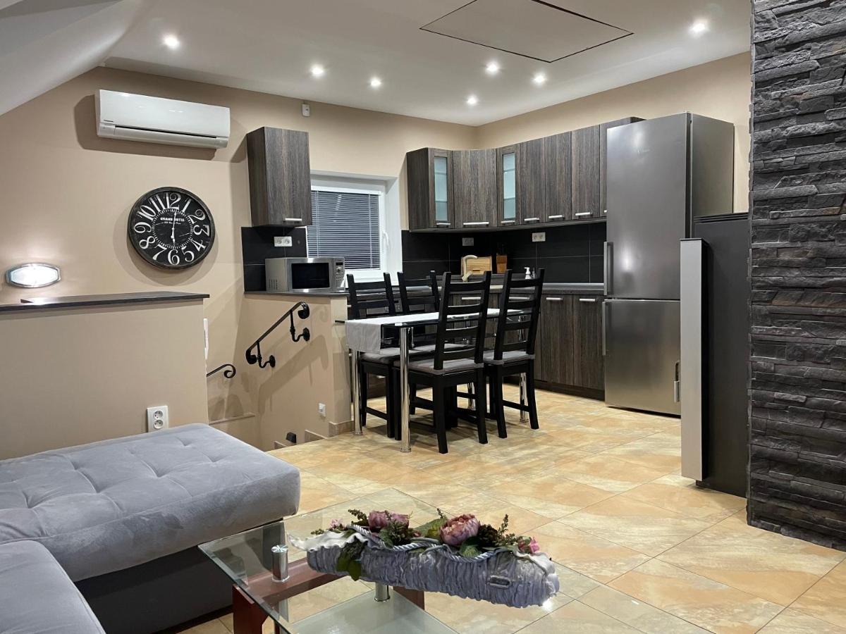 Apartmany Diana Dunajská Streda Buitenkant foto