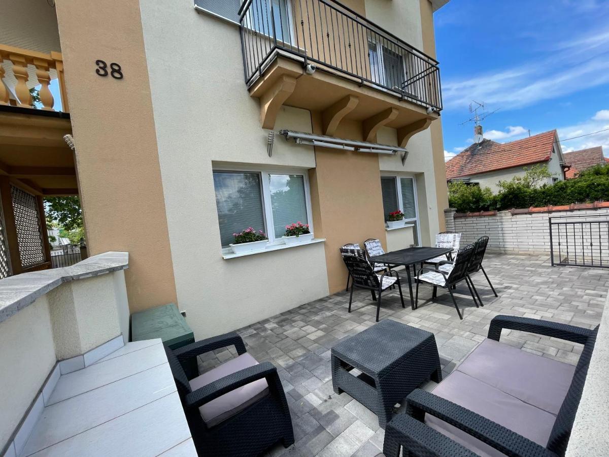 Apartmany Diana Dunajská Streda Buitenkant foto