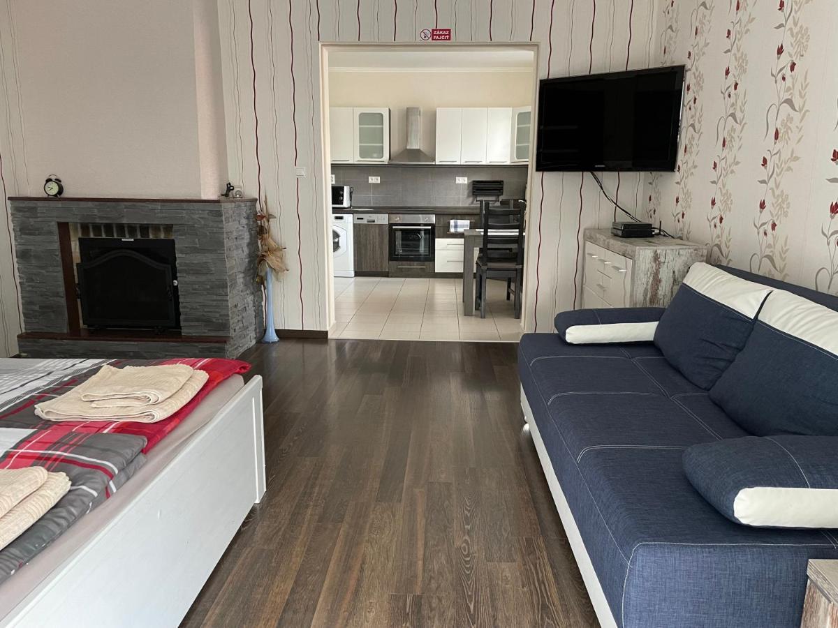 Apartmany Diana Dunajská Streda Buitenkant foto