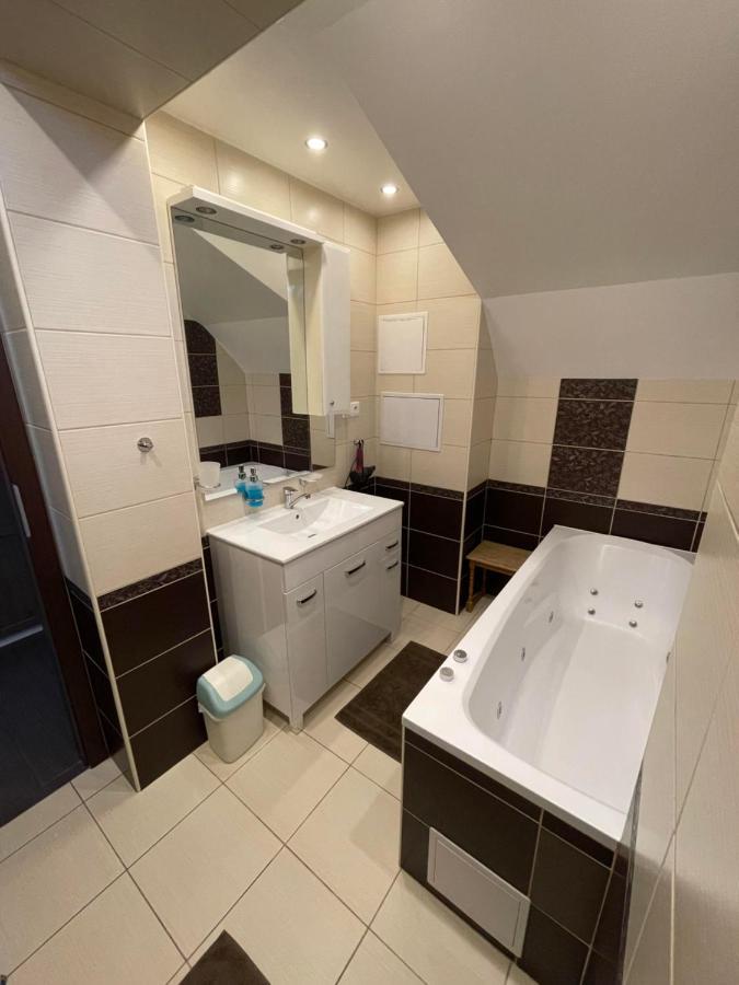 Apartmany Diana Dunajská Streda Buitenkant foto