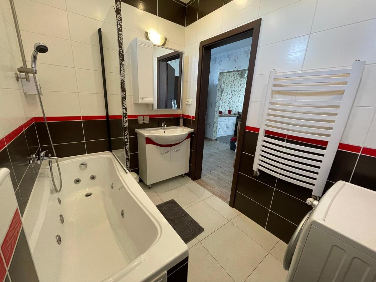 Apartmany Diana Dunajská Streda Buitenkant foto