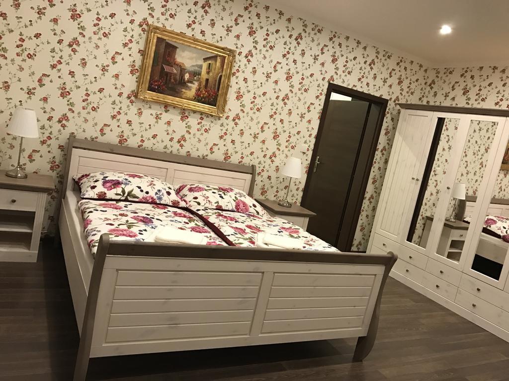Apartmany Diana Dunajská Streda Buitenkant foto