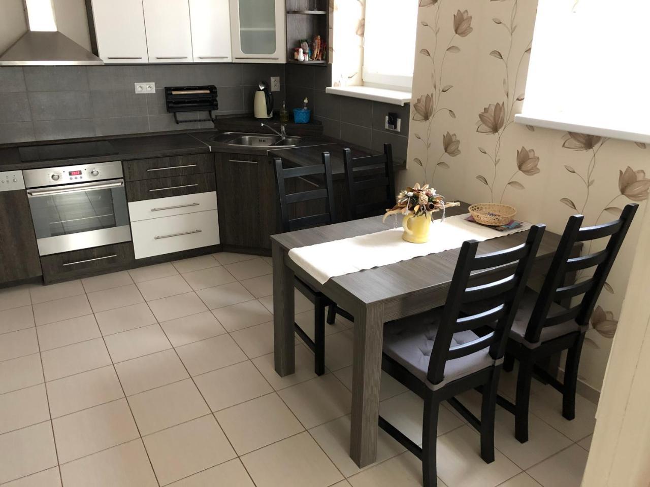 Apartmany Diana Dunajská Streda Buitenkant foto